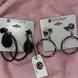 Bundle of 2 earrings